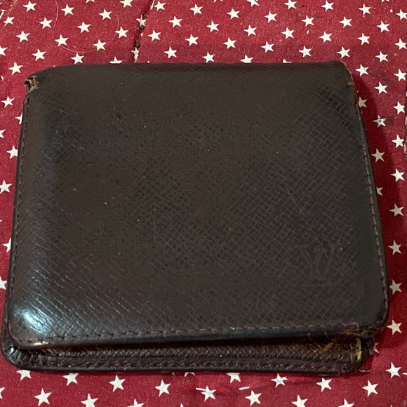Louis Vuitton taiga burgundy leather wallet - Picture 1 of 4
